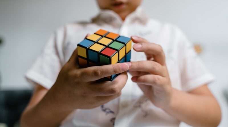 Rešitev Rubikove kocke ni lahka naloga